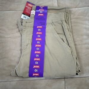 Levi’s 502 regular taper carpenter pants. Khaki color size 10 youth. NWT